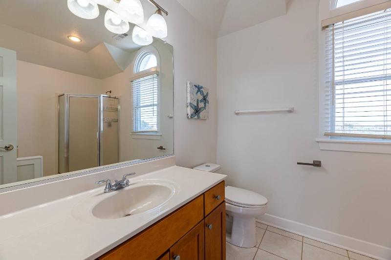 Shell Yeah! - Corolla Whalehead Beach 380 Yds Elevator Pool Hot Tub Pool Table - image 9