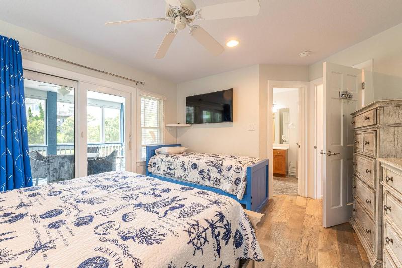 Shell Yeah! - Corolla Whalehead Beach 380 Yds Elevator Pool Hot Tub Pool Table - image 35