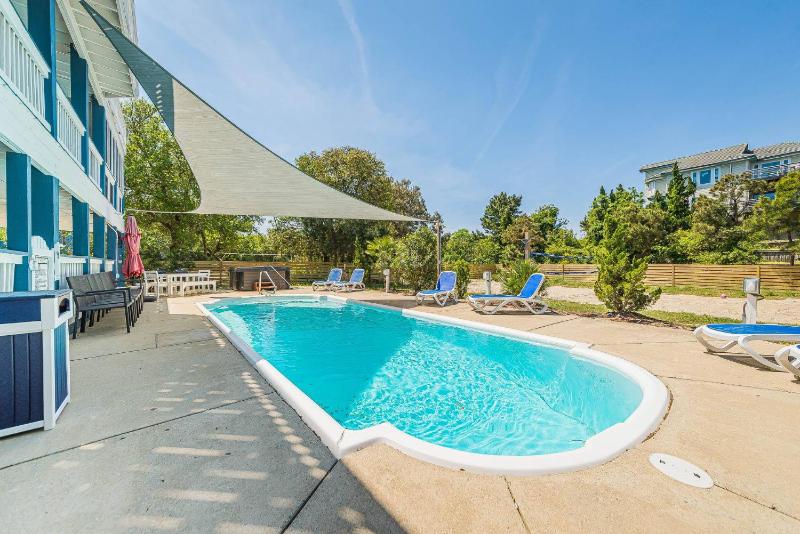 Shell Yeah! - Corolla Whalehead Beach 380 Yds Elevator Pool Hot Tub Pool Table - image 12