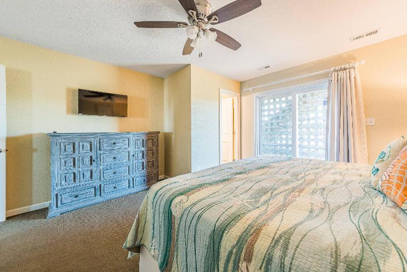 Beach Hive - Corolla Whalehead 75 Yds to Beach Ocean View Pool Cabana Hot Tub Arcade - image 44