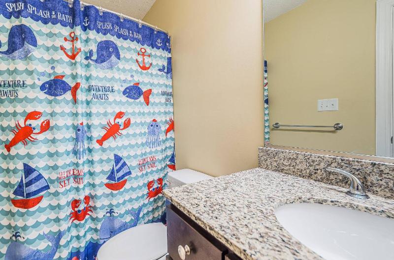 Beach Hive - Corolla Whalehead 75 Yds to Beach Ocean View Pool Cabana Hot Tub Arcade - image 4