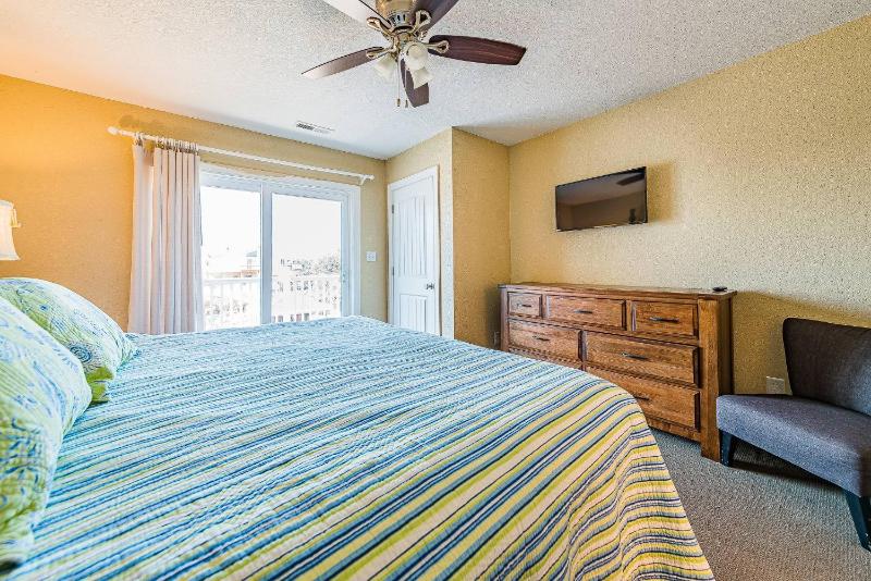 Beach Hive - Corolla Whalehead 75 Yds to Beach Ocean View Pool Cabana Hot Tub Arcade - image 47