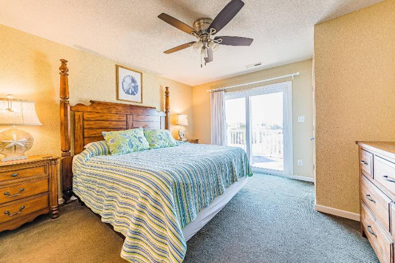 Beach Hive - Corolla Whalehead 75 Yds to Beach Ocean View Pool Cabana Hot Tub Arcade - image 32