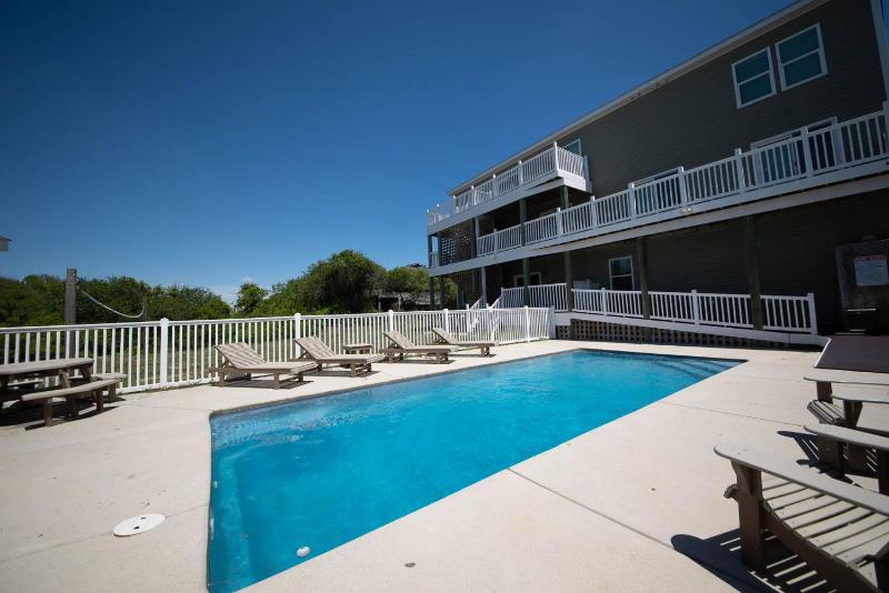 Beach Hive - Corolla Whalehead 75 Yds to Beach Ocean View Pool Cabana Hot Tub Arcade - image 41