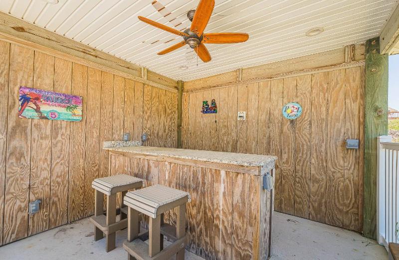 Beach Hive - Corolla Whalehead 75 Yds to Beach Ocean View Pool Cabana Hot Tub Arcade - image 20