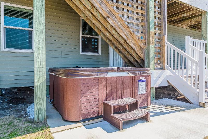 Beach Hive - Corolla Whalehead 75 Yds to Beach Ocean View Pool Cabana Hot Tub Arcade - image 45