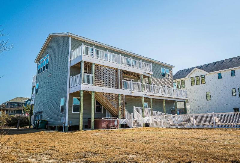 Beach Hive - Corolla Whalehead 75 Yds to Beach Ocean View Pool Cabana Hot Tub Arcade - image 19