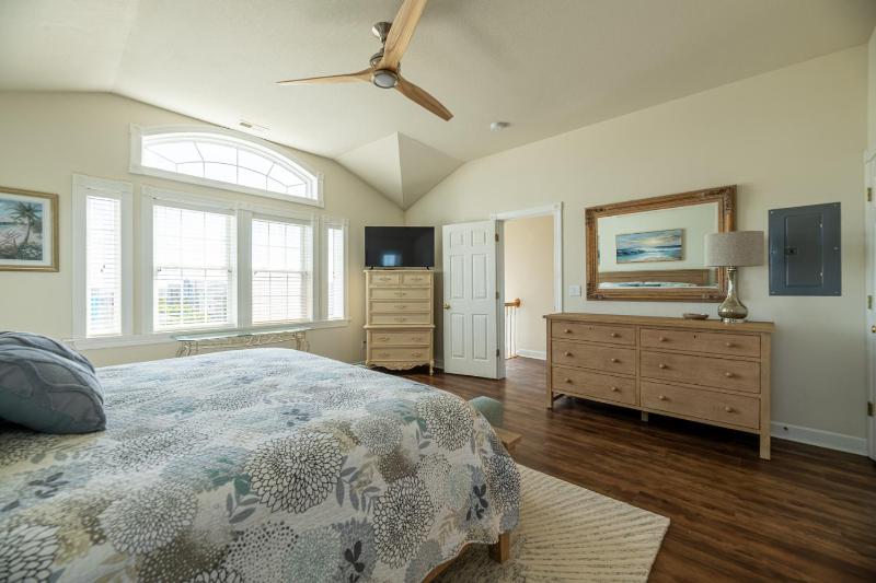 Sunrise to Sunset - S Nags Head MP 19.5 140 Yds to Beach Pool Rec Room Elevator Pets OK Flex Stays - image 16