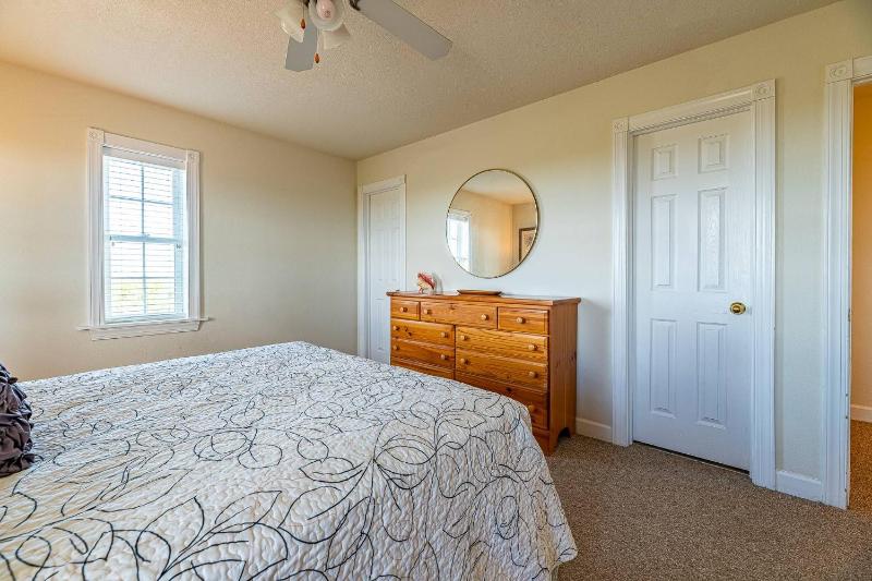 Sunrise to Sunset - S Nags Head MP 19.5 140 Yds to Beach Pool Rec Room Elevator Pets OK Flex Stays - image 9