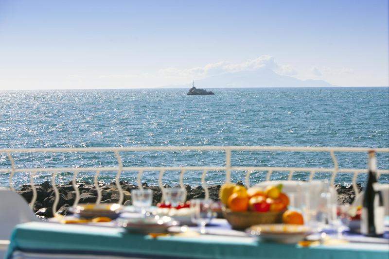 AMORE RENTALS - Villa del Sole - image 24