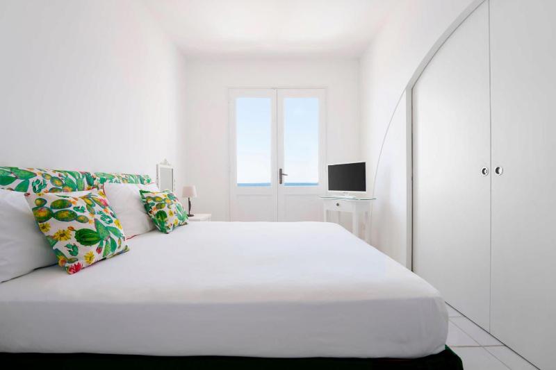 AMORE RENTALS - Villa del Sole - image 35