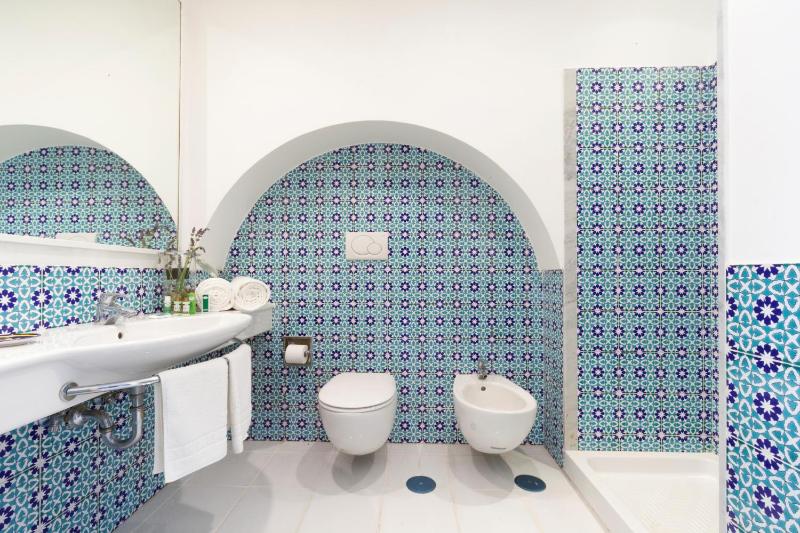 AMORE RENTALS - Villa del Sole - image 17