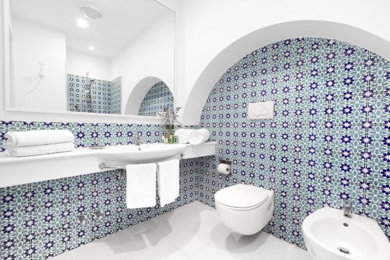 AMORE RENTALS - Villa del Sole - image 21