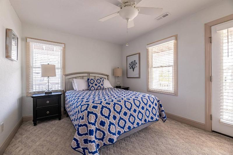 Mare Nostrum - Corolla Whalehead 430 Yds to Beach Ocean View Pool Hot Tub Events Flex Stays - image 5