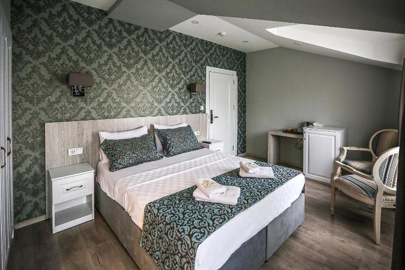 Double Room with Sea View and Balcony image 2