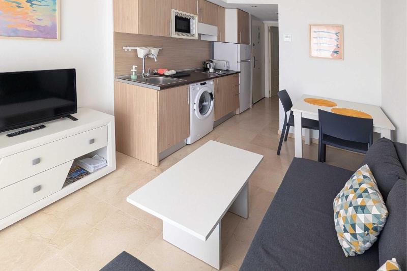 Apartamento Almar Benalmádena a 200 m de la playa - Piscina y Parking privado - image 8
