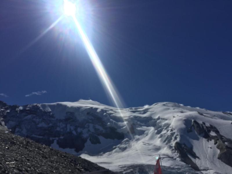 One-Bedroom Apartment image 2