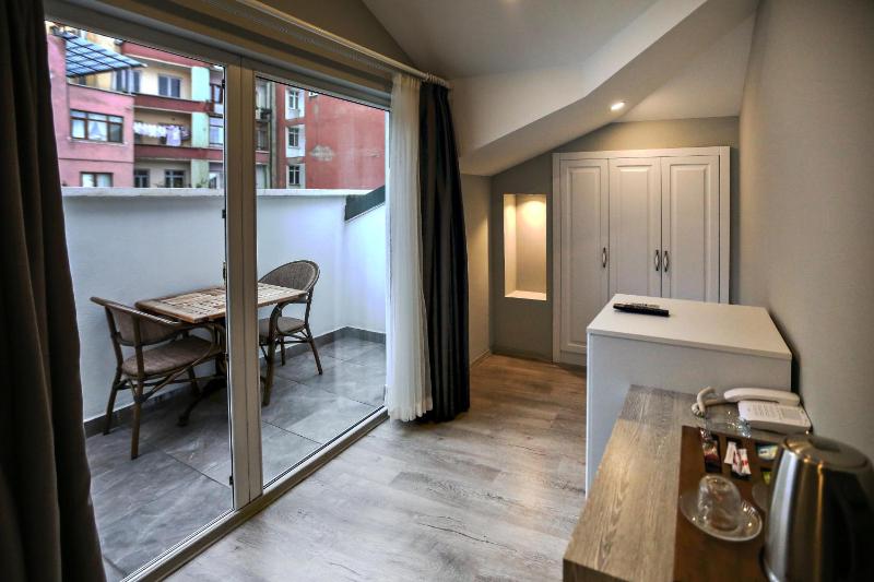 Double Room with Terrace image 1