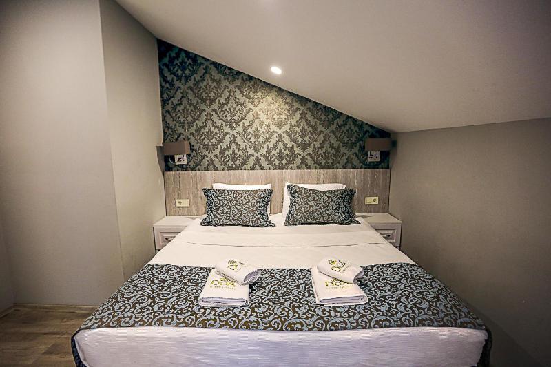 Standard Double Room with Balcony image 3