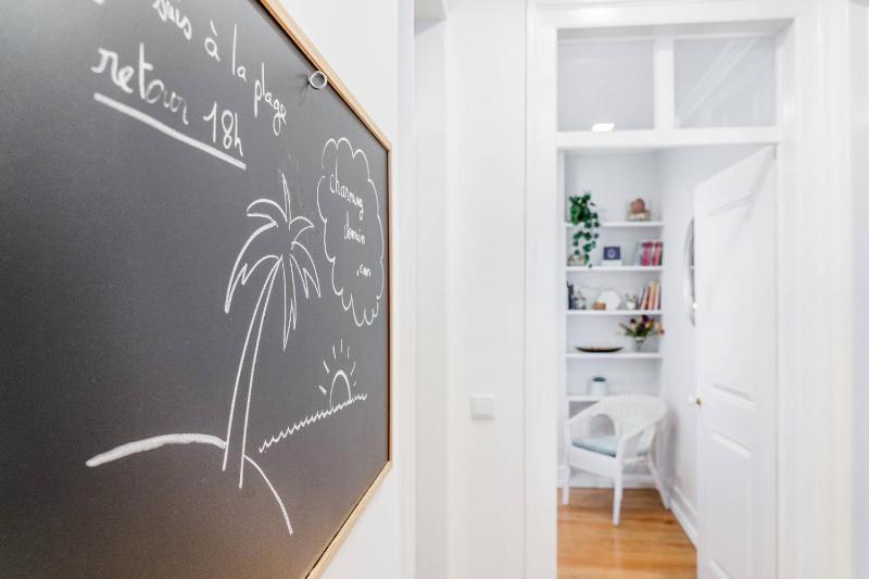 Cascais centre beautiful 85m2 apartment T2 with patio ground floor no step - image 3