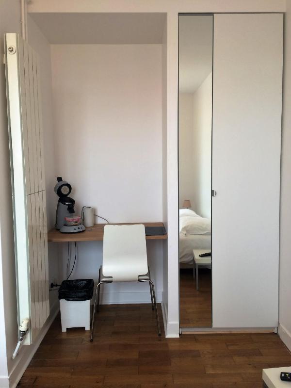 Basic Double Room image 2