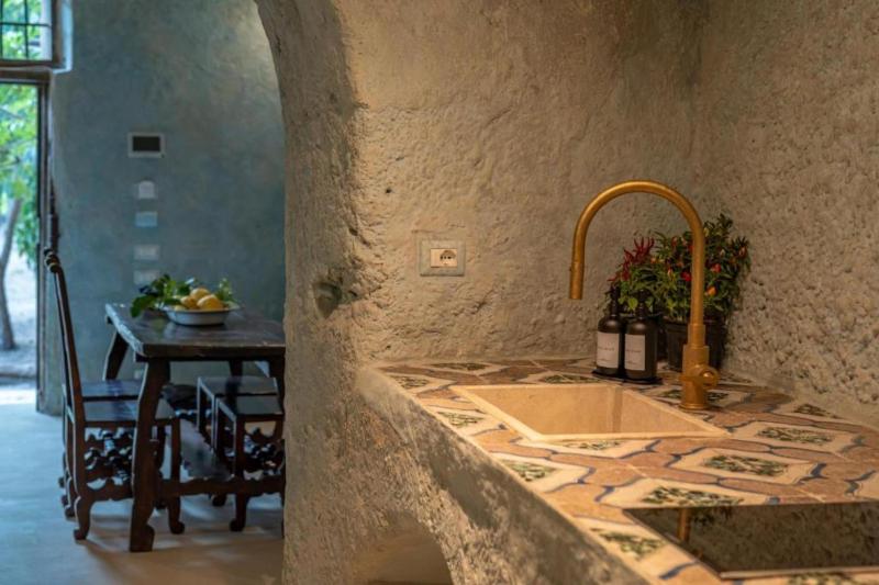 AMORE RENTALS - Villa Margherita - image 24