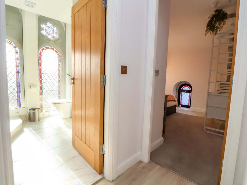 1 Chapel Place - image 29