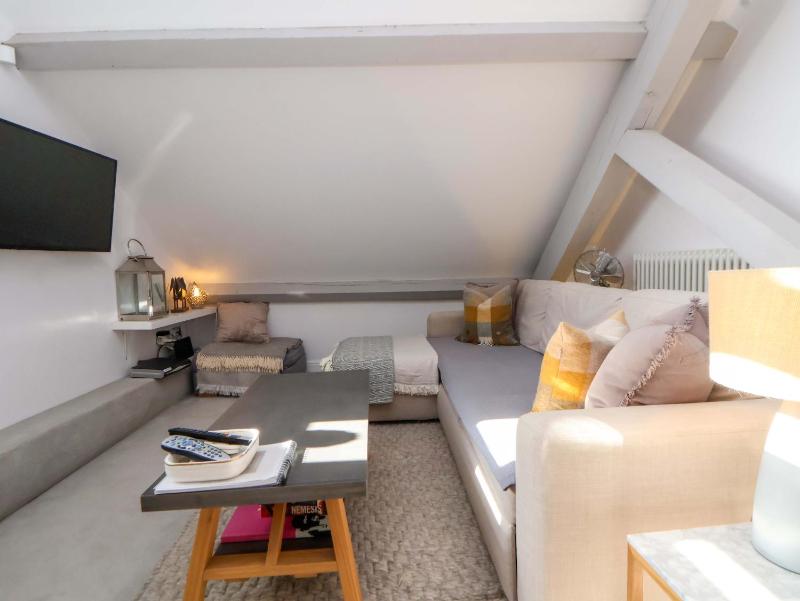 1 Chapel Place - image 24