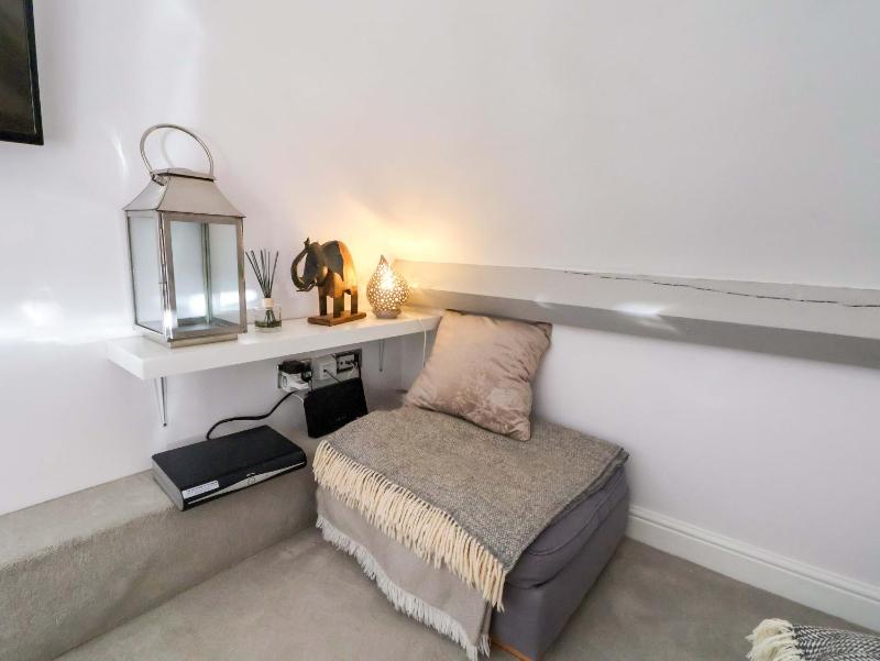 1 Chapel Place - image 18