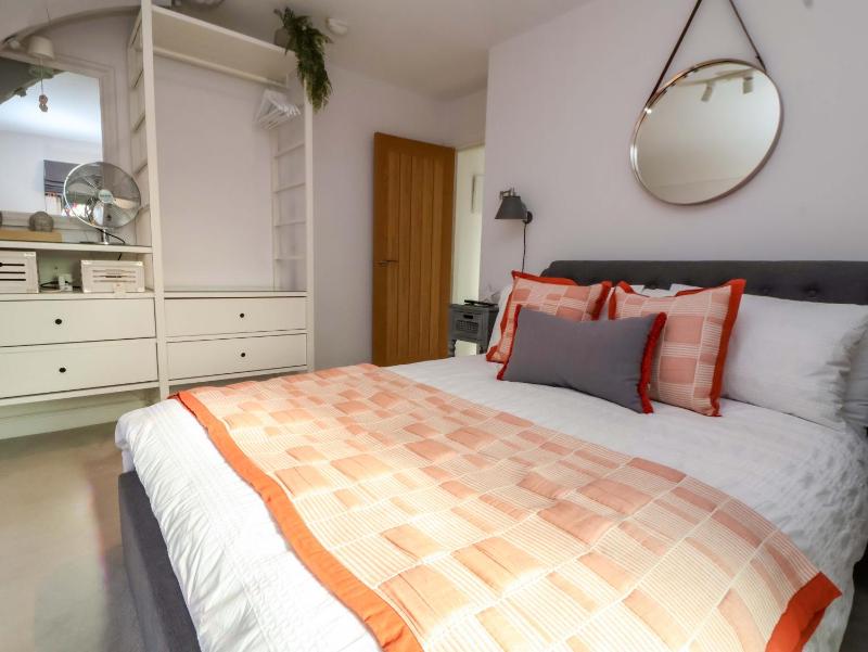 1 Chapel Place - image 2