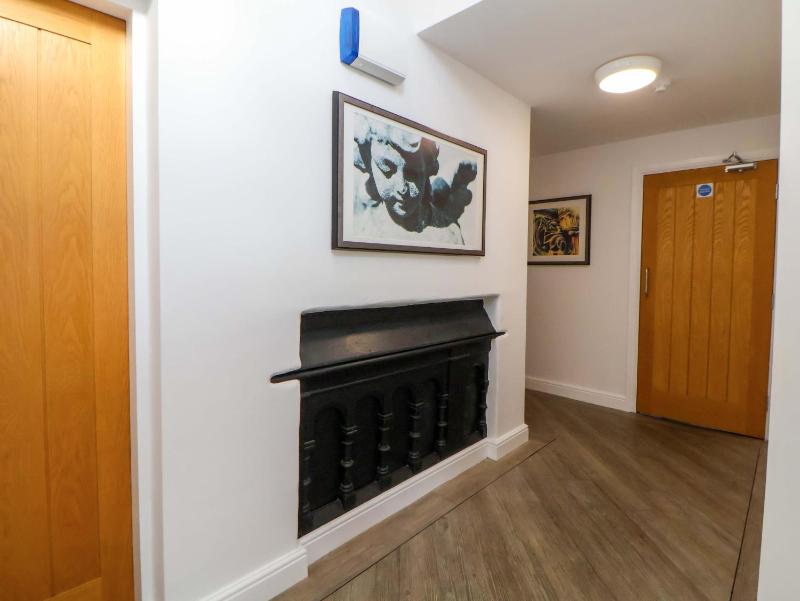 1 Chapel Place - image 10