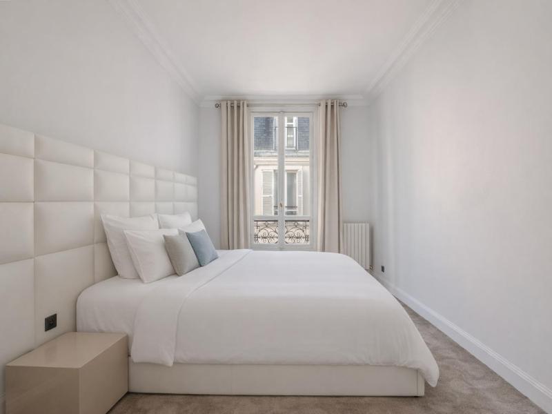 The Parisian Beauty - Ultra Luxury - image 4