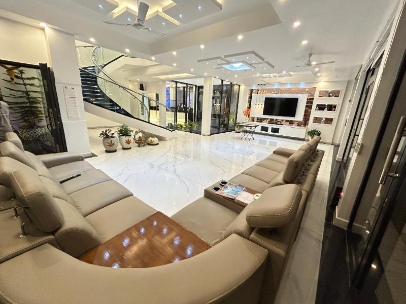De Majestic Retreat Grand Villa - image 9