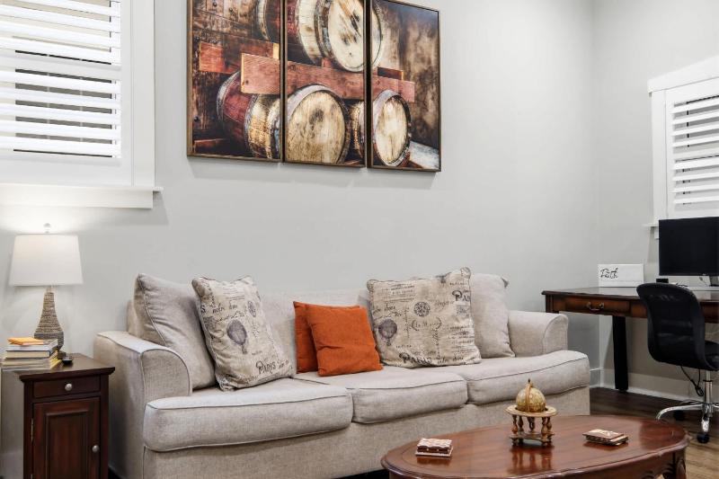 Charming Home in the Highlands W Private Backyard - image 26