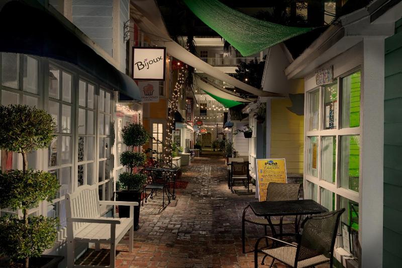 Olde Marco Inn & Suites - image 33