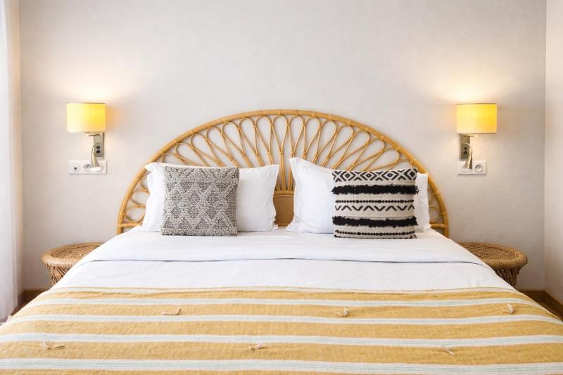 Irin Hotel - image 24