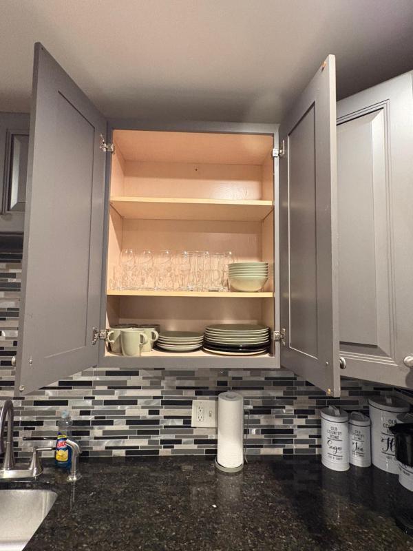 Modern 2 BedRm Spacious Home-University City-Free Parking! - image 13