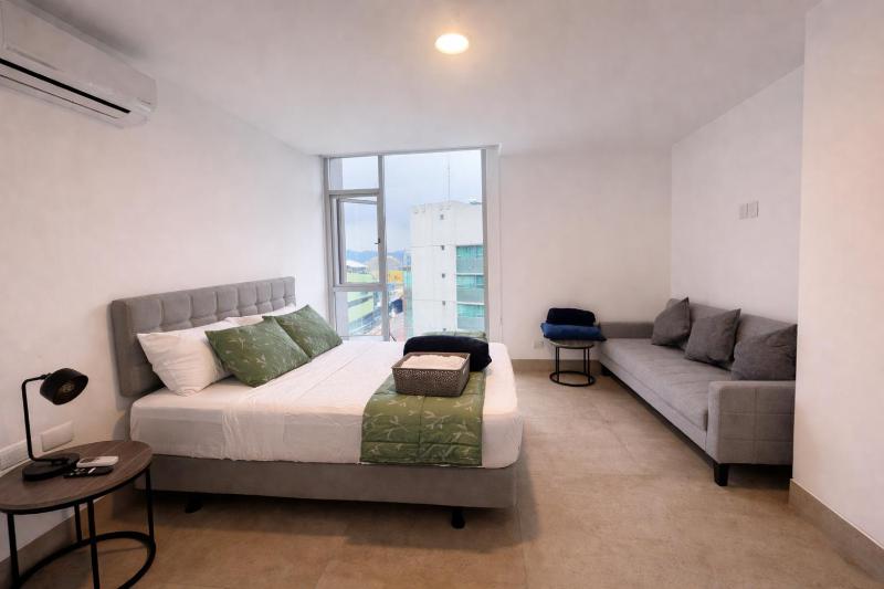 Suite de lujo cerca al aeropuerto terminal mall sol - image 1