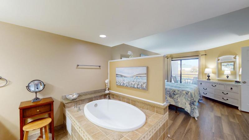 2318 Villamare - image 32