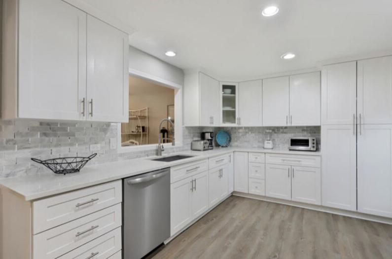 679 Queens Grant - image 1