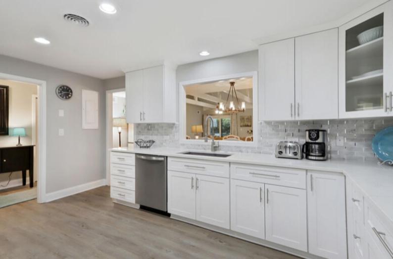679 Queens Grant - image 3