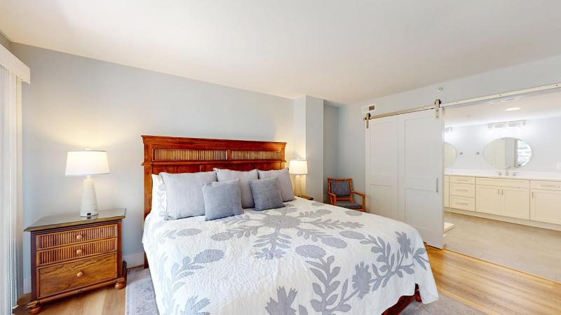 2113 Villamare - image 35