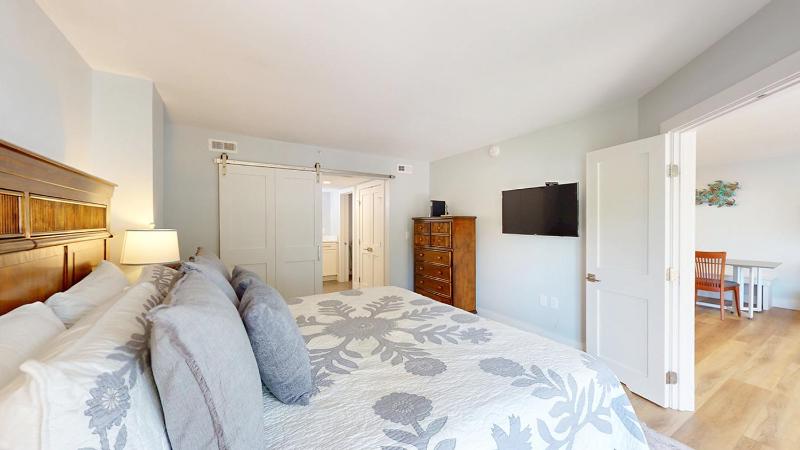 2113 Villamare - image 38