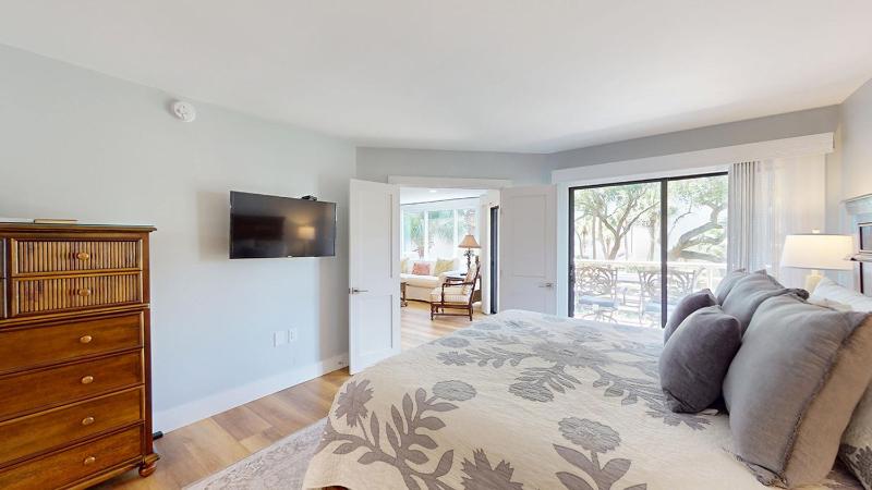 2113 Villamare - image 34