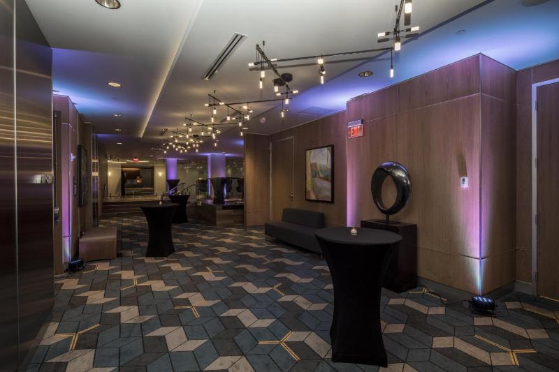 DoubleTree by Hilton Hotel & Suites Pittsburgh Downtown - image 46