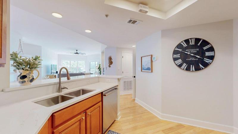 6502 Hampton Place North - image 12