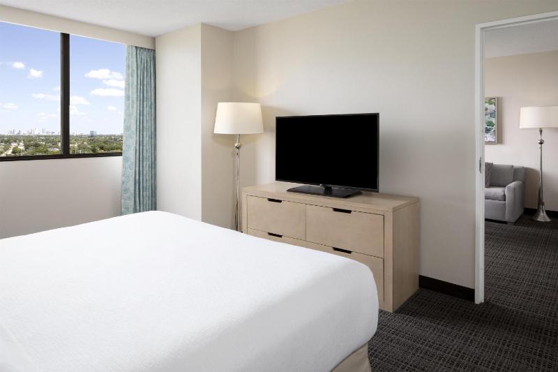 Embassy Suites By Hilton Hotel Tampa-Airport/Westshore - image 50