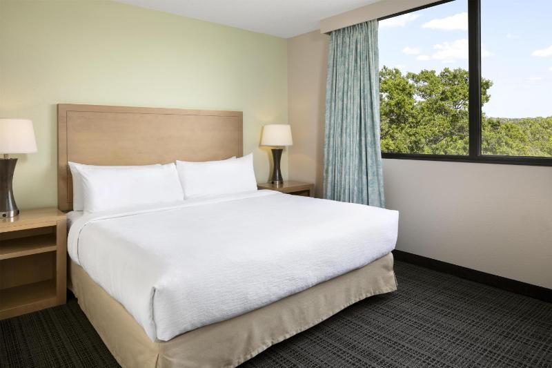 Embassy Suites By Hilton Hotel Tampa-Airport/Westshore - image 29