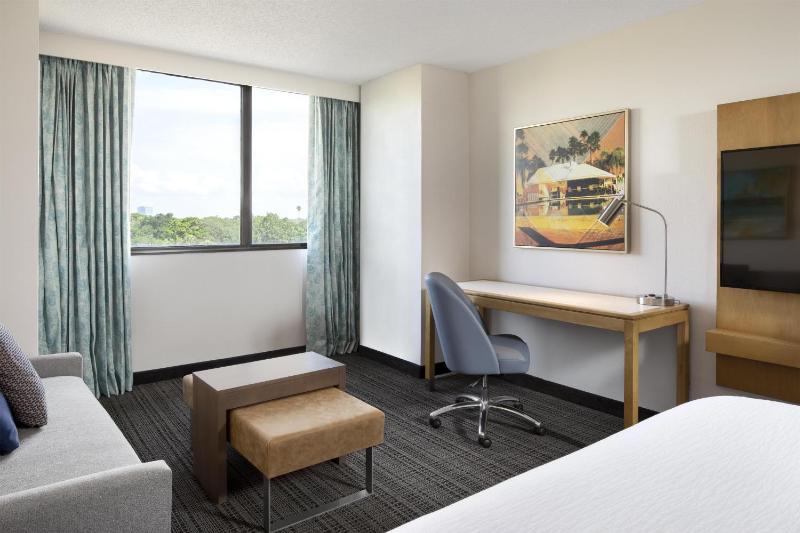 Embassy Suites By Hilton Hotel Tampa-Airport/Westshore - image 43