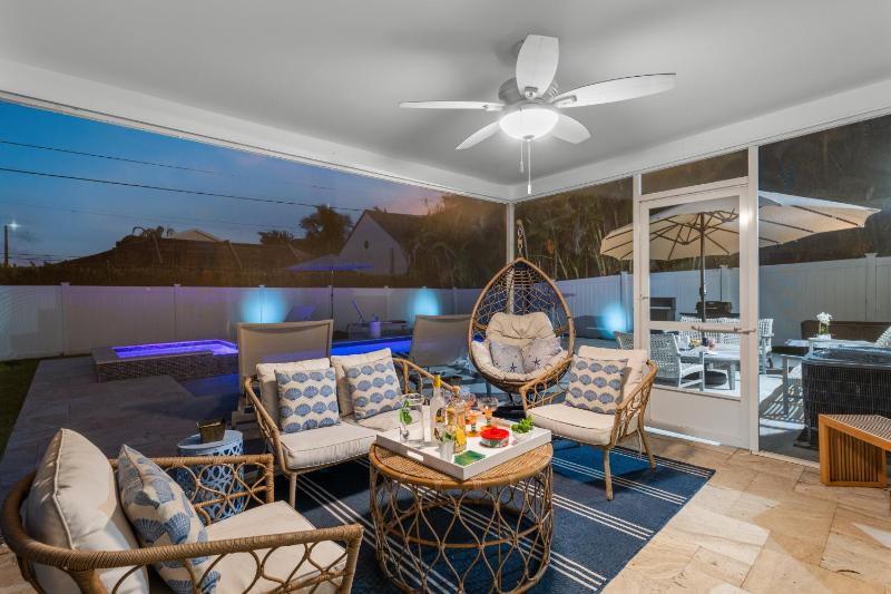 Endless Paradise -New Salt Water Pool! Relax! Walk to Beach! - image 45